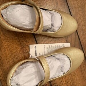 Amazon Essentials Gold Mary Jane Flats